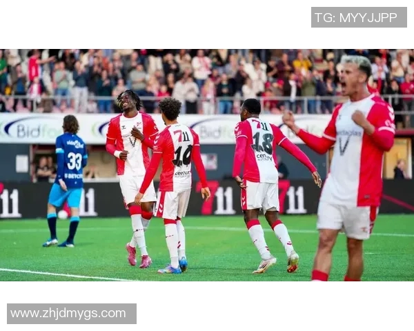 埃门与芬洛激战正酣球迷期待精彩进球与逆转时刻