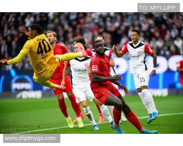 拜仁对阵巴黎的精彩对决分析与预测展望