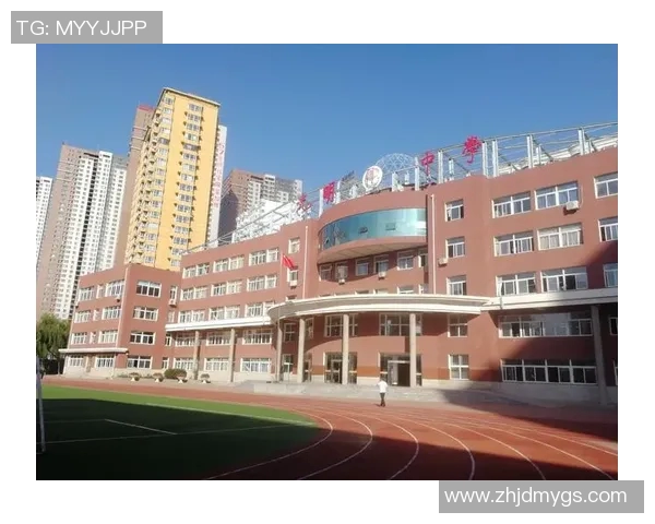 许钟豪的奋斗历程与人生哲学：从平凡到卓越的成长之路