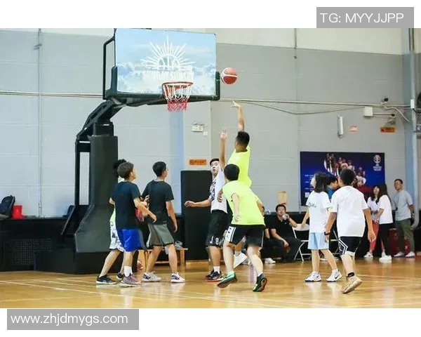 重庆篮球队的节奏革新探索与实践:重塑球队风格与战术体系的全新篇章 重庆篮球队的节奏革新探索与实践:重塑球队风格与战术体系的全新篇章