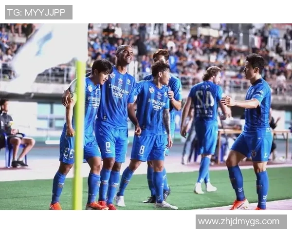 全北现代对阵悉尼直播赛事精彩回顾与赛前分析全面解读